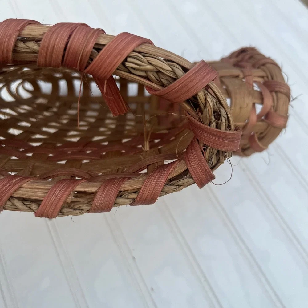 Handmade Heart Shaped Woven Wood Wall Basket Pocket Rustic Brown Lattice Decor